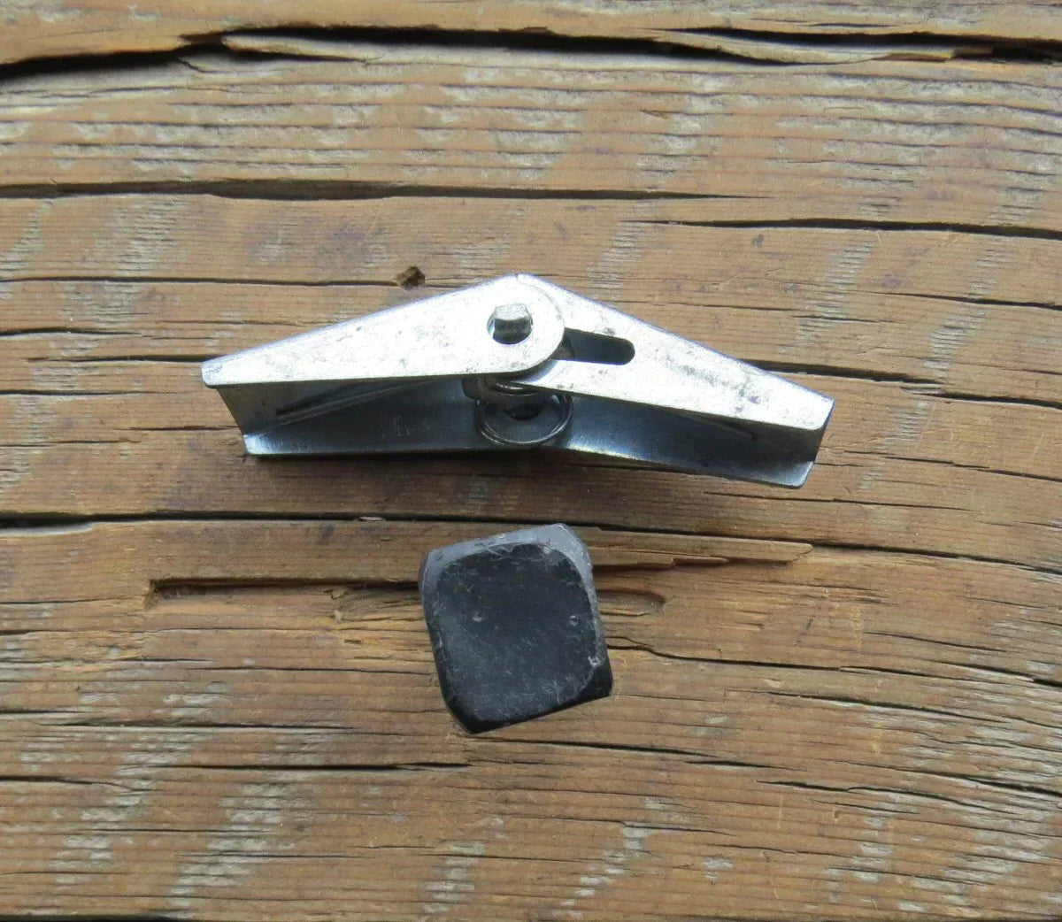Your Guide to Hollow Wall Anchors - Toggle Bolts - Old West Iron