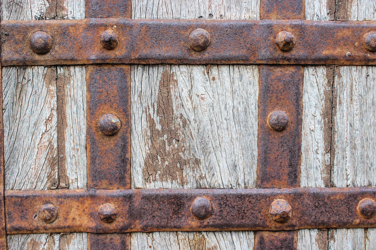 Adding Rustic Charm to Your Home: The Benefits of Iron Strapping