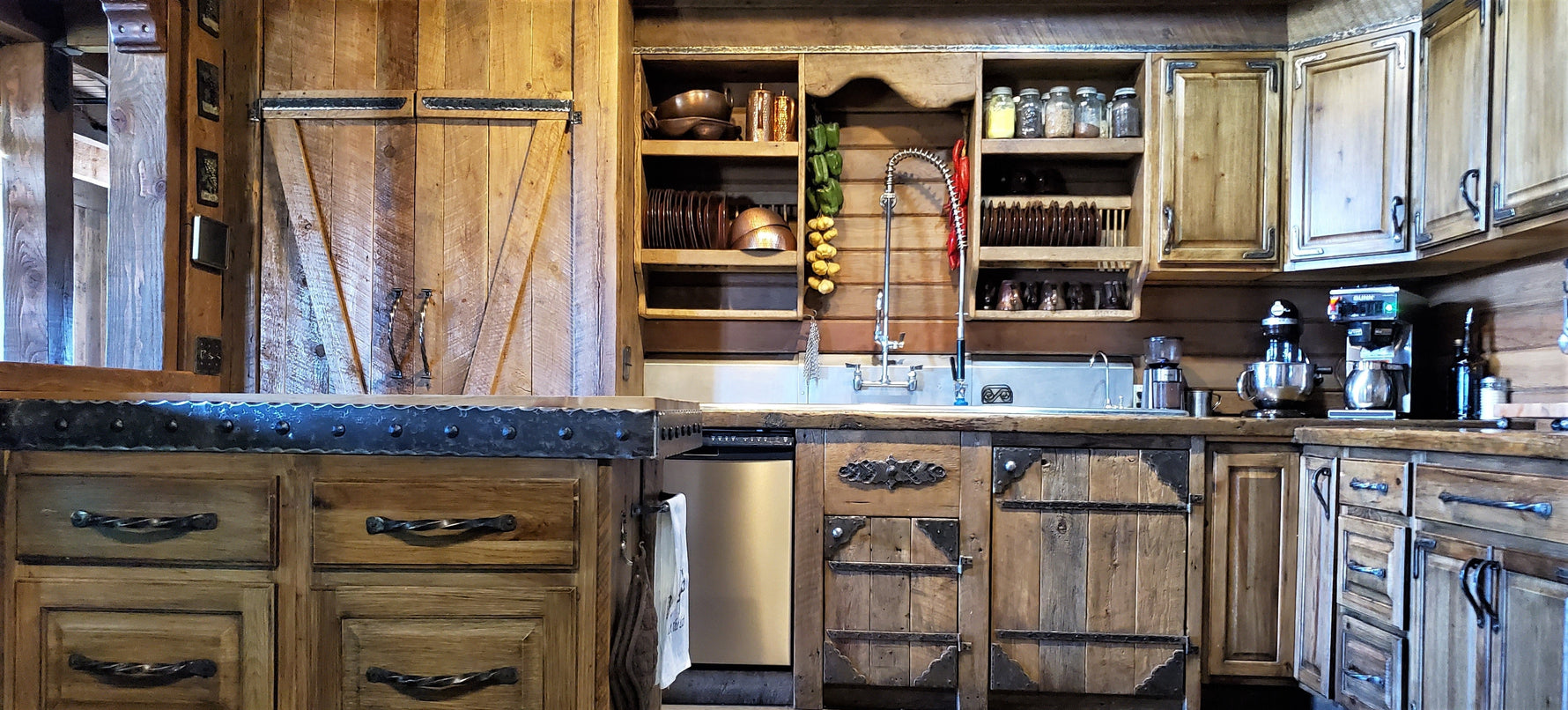 Top Iron Hardware Picks for Cabin, Ranch, or Lodge-Style Homes