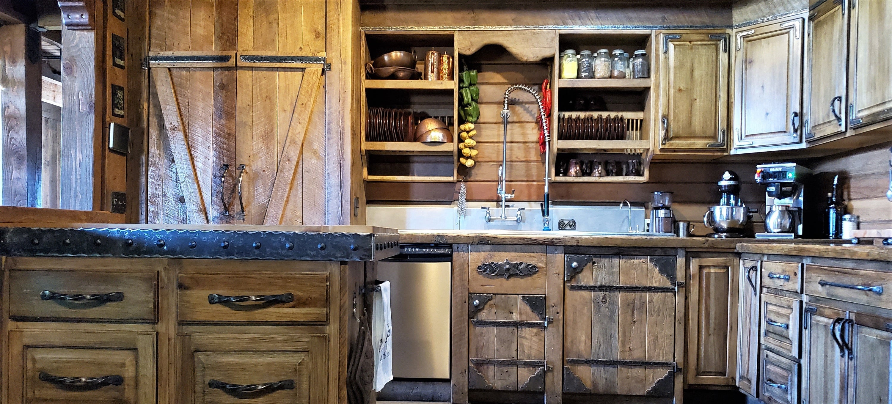 Top Iron Hardware Picks for Cabin, Ranch, or Lodge-Style Homes