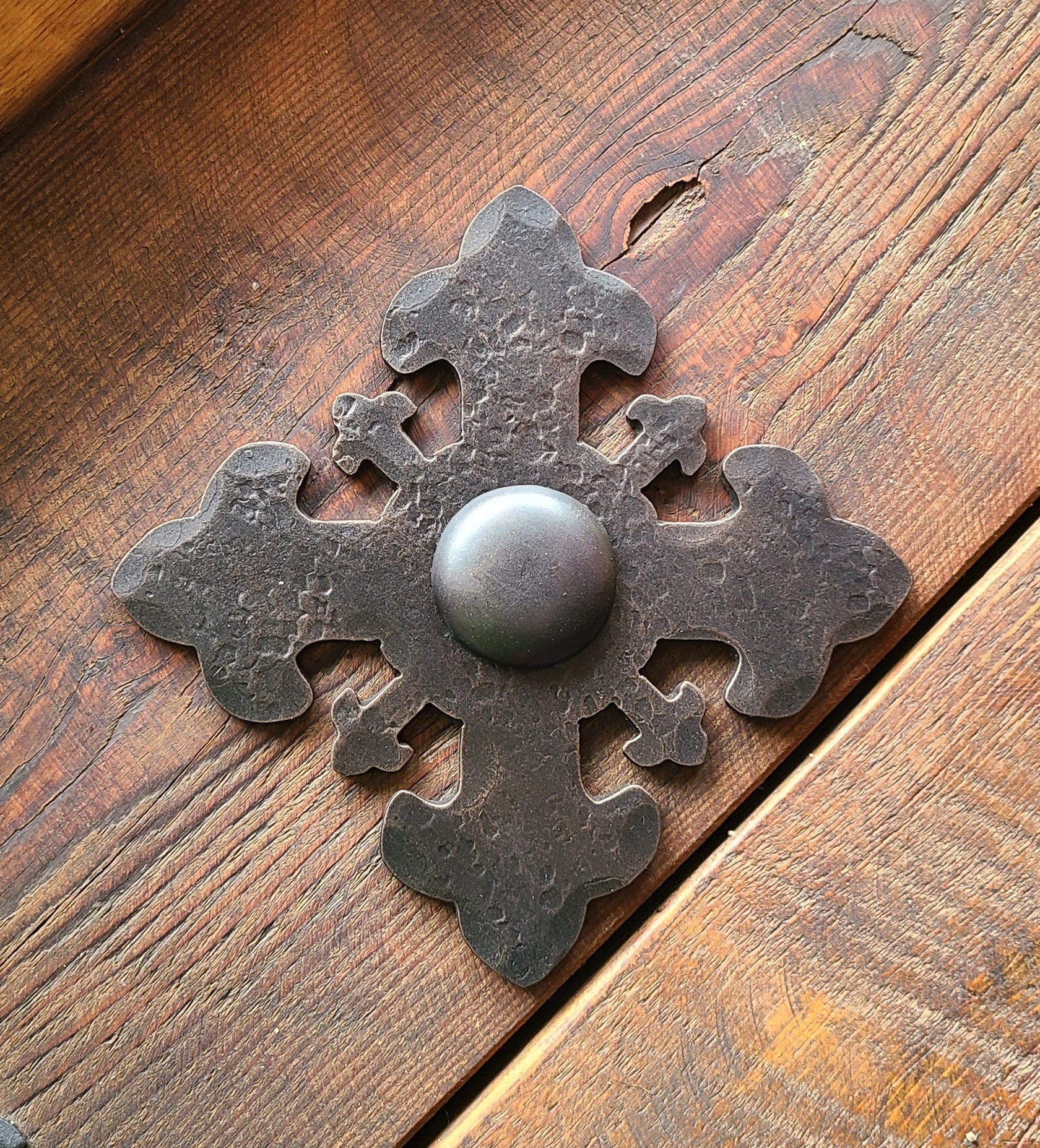 How to Install Old West Iron Rosettes: A Step-by-Step Guide
