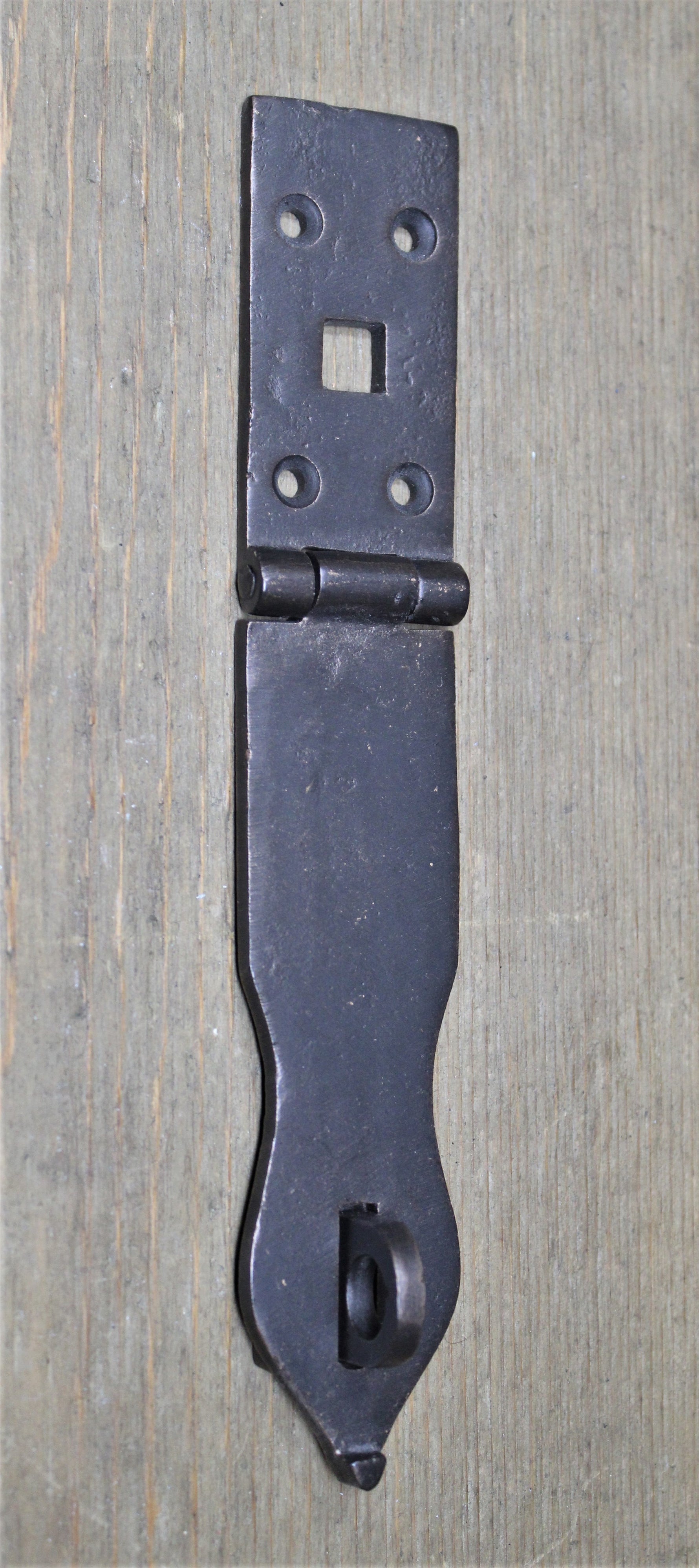 Why We Don’t Recommend Oil-Rubbed Bronze on Smooth Iron — And What to Try Instead