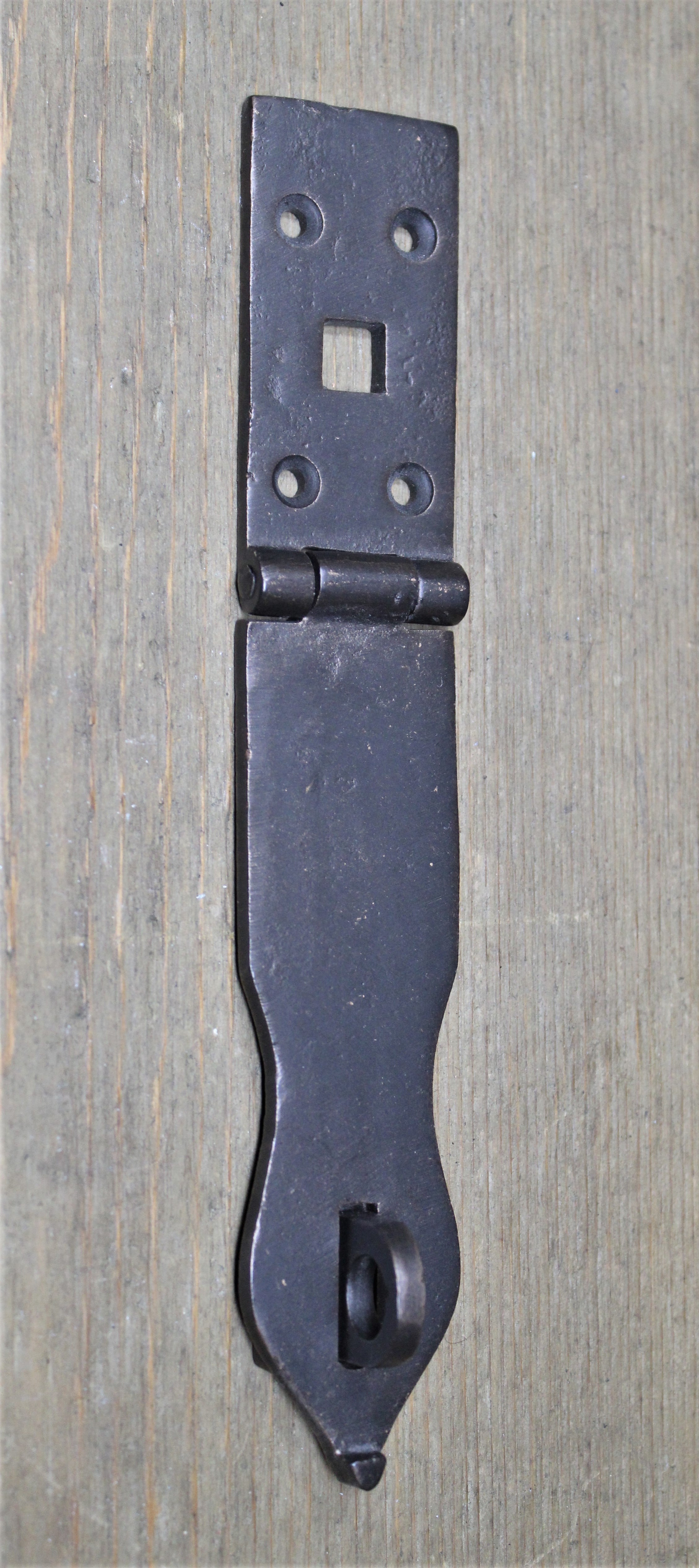 Why We Don’t Recommend Oil-Rubbed Bronze on Smooth Iron — And What to Try Instead