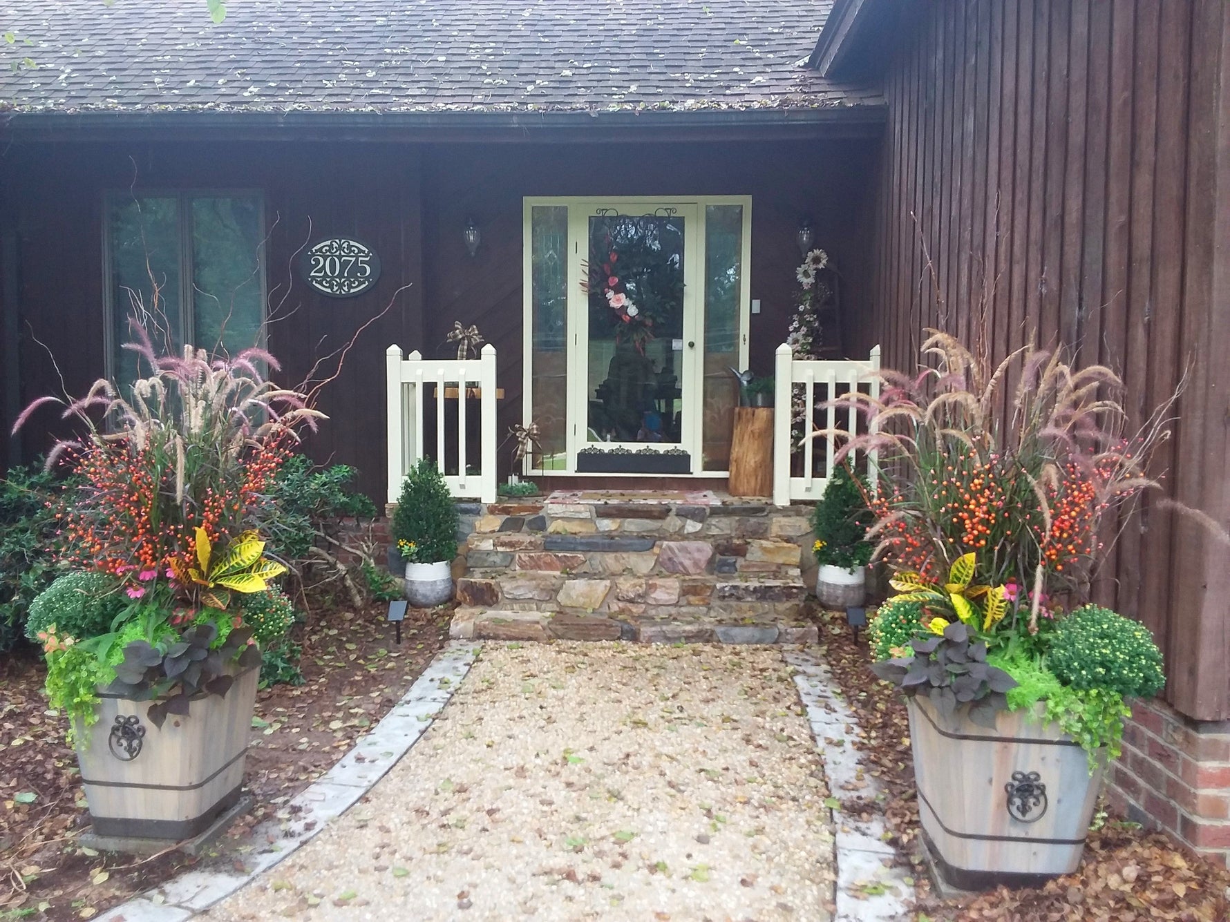 Outdoor Accents: The Complete Guide to Decorative Hardware