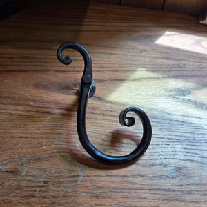 Simple Scrolled Iron Shutter Dog - Black