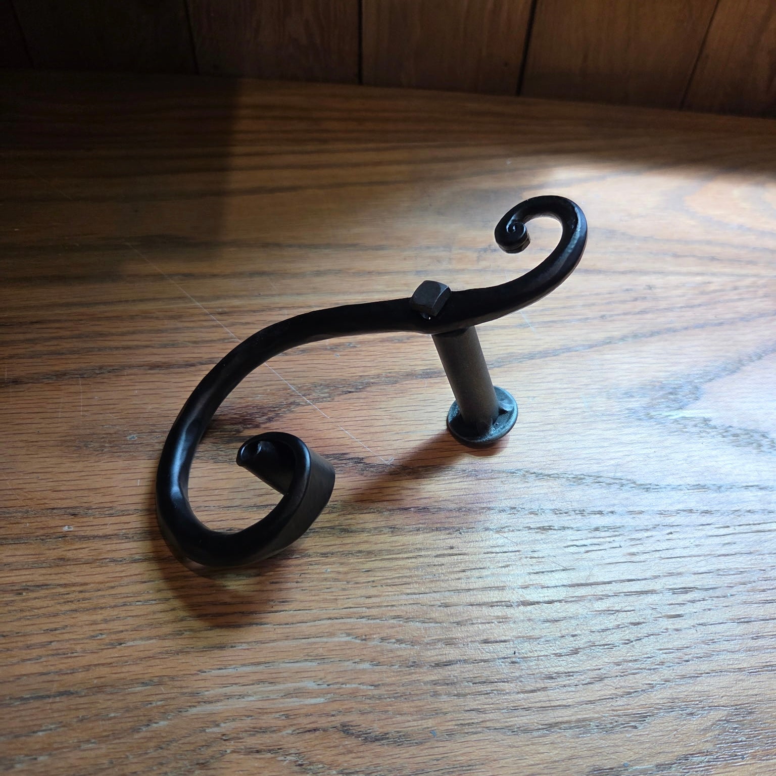 Simple Scrolled Iron Shutter Dog