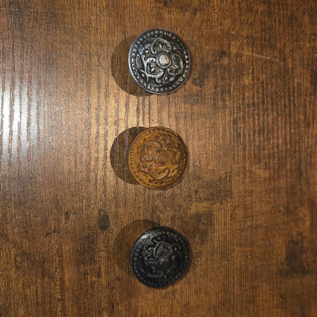 Embossed Round Iron Cabinet Knob