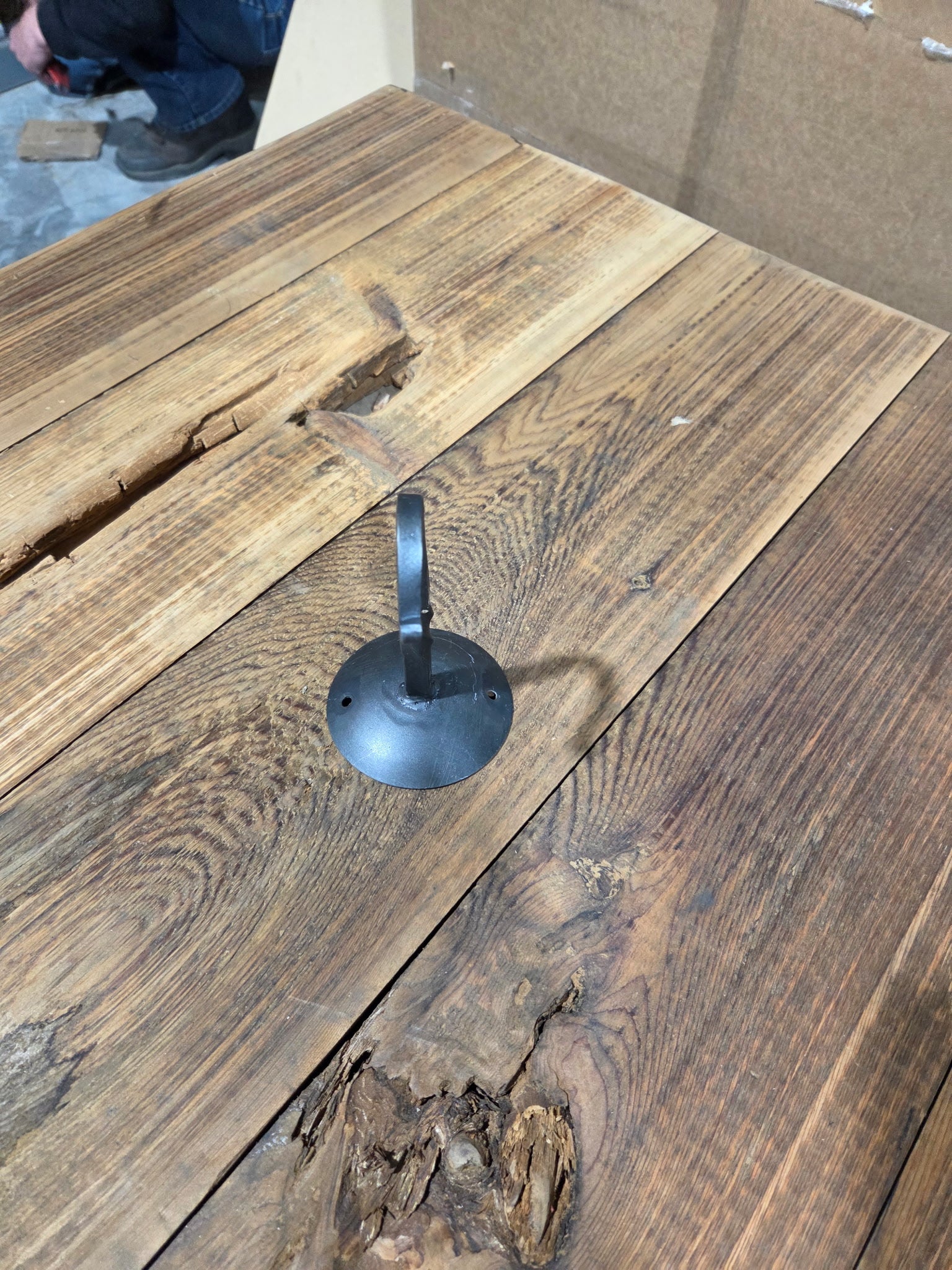 Twisted Wall/Ceiling Hook