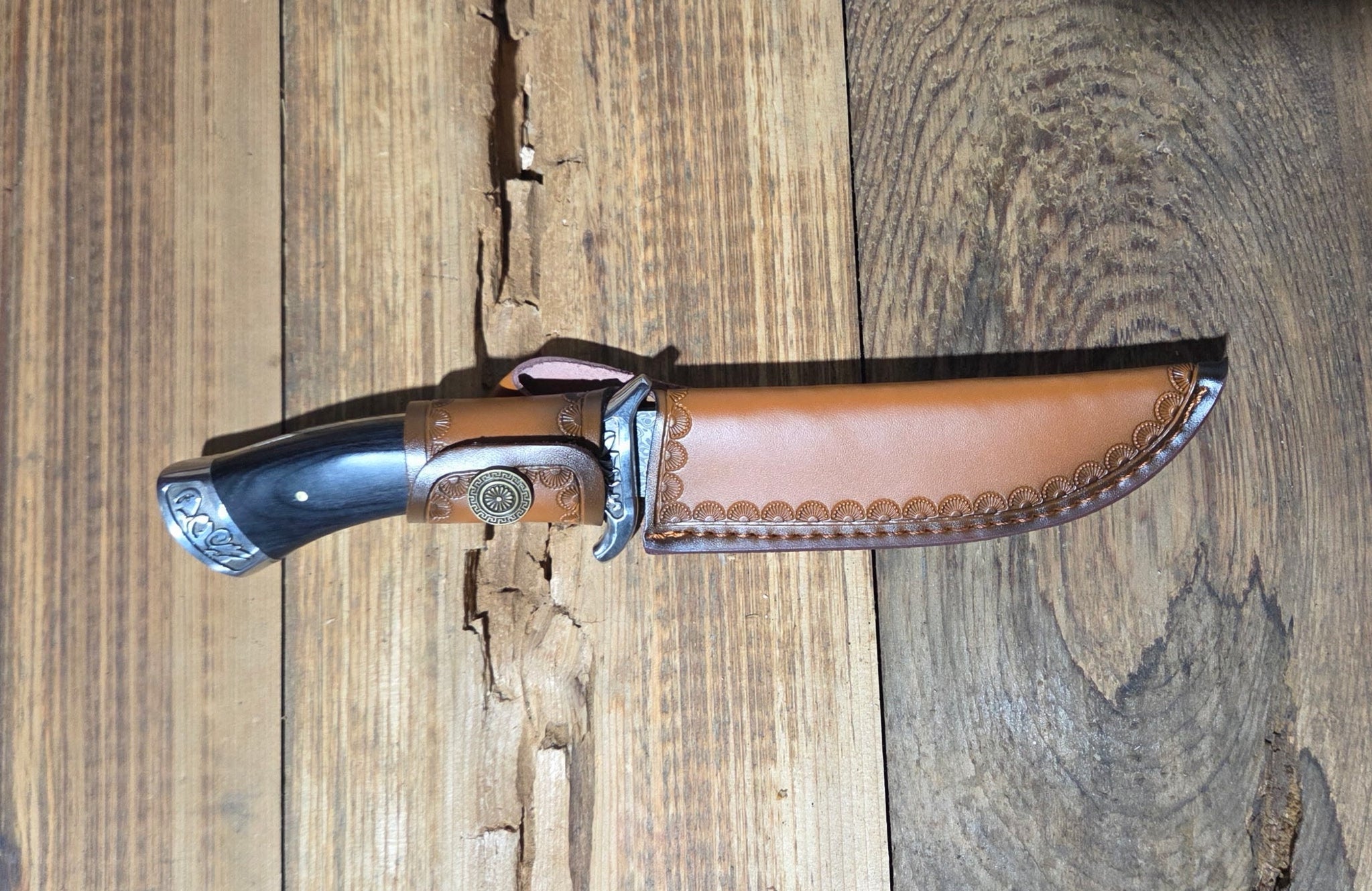 Damascus Steel Knife with Sheath