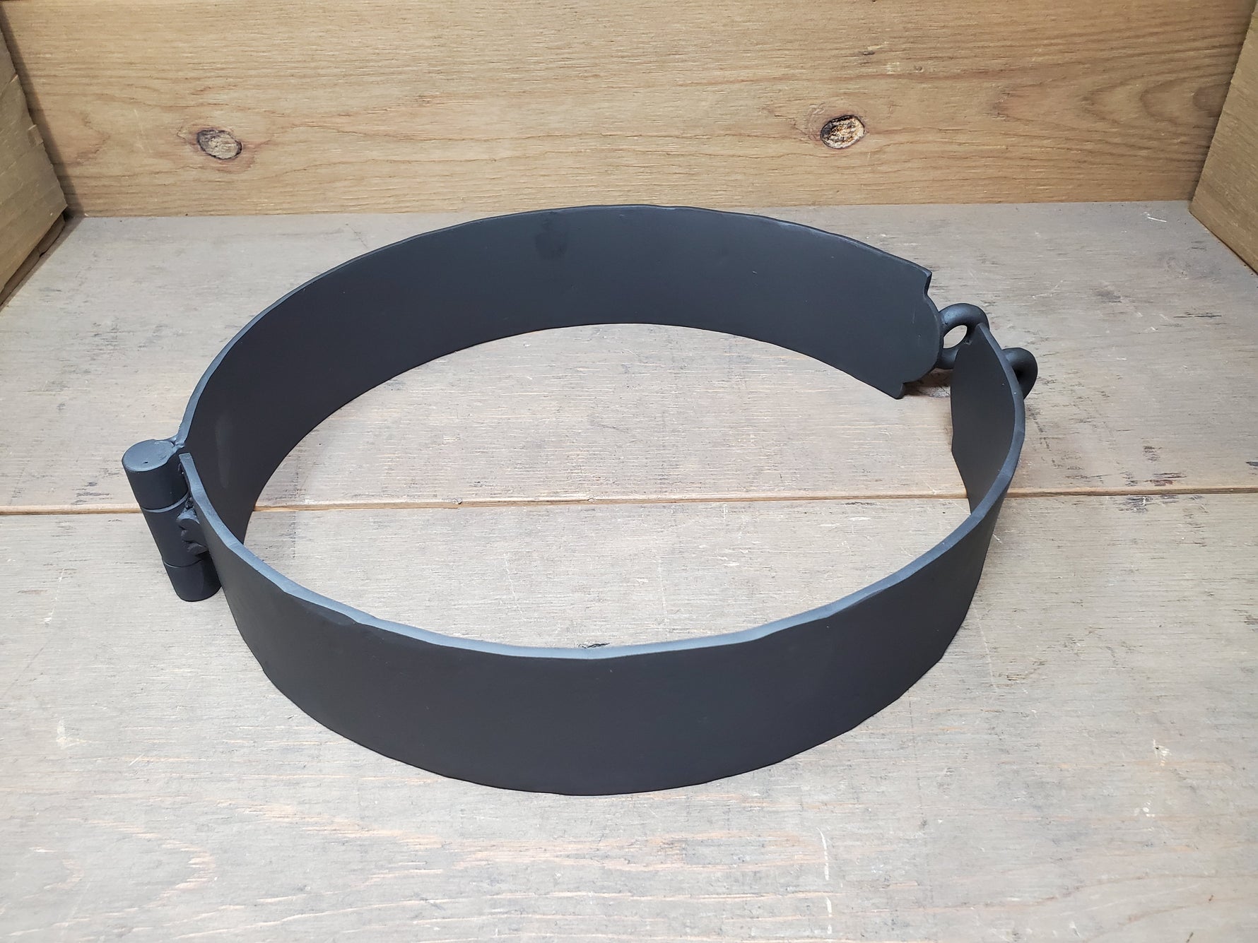Log Compression Clamp Bracket for Split Repair and Reinforcement