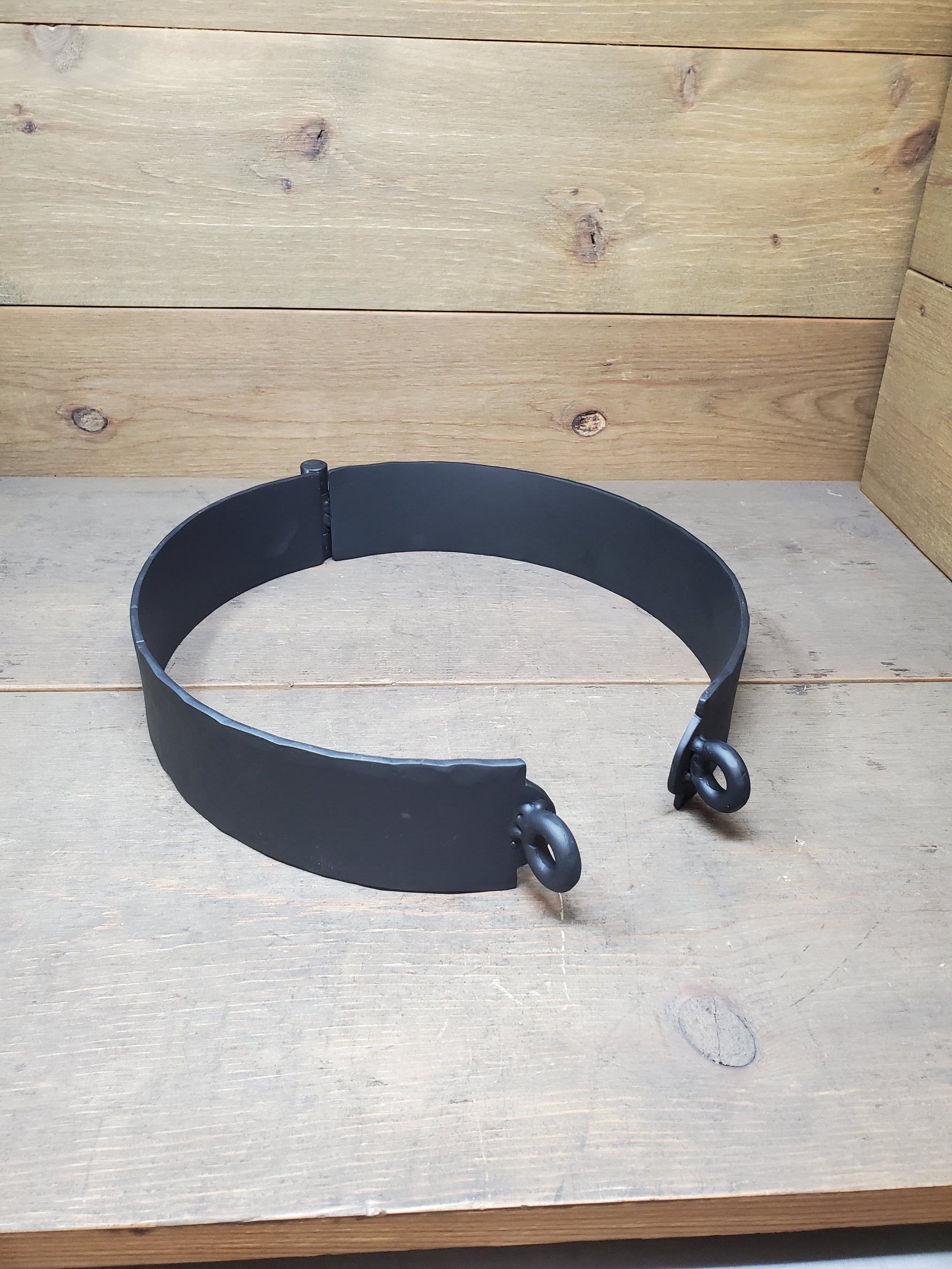 Log Compression Clamp Bracket for Split Repair and Reinforcement