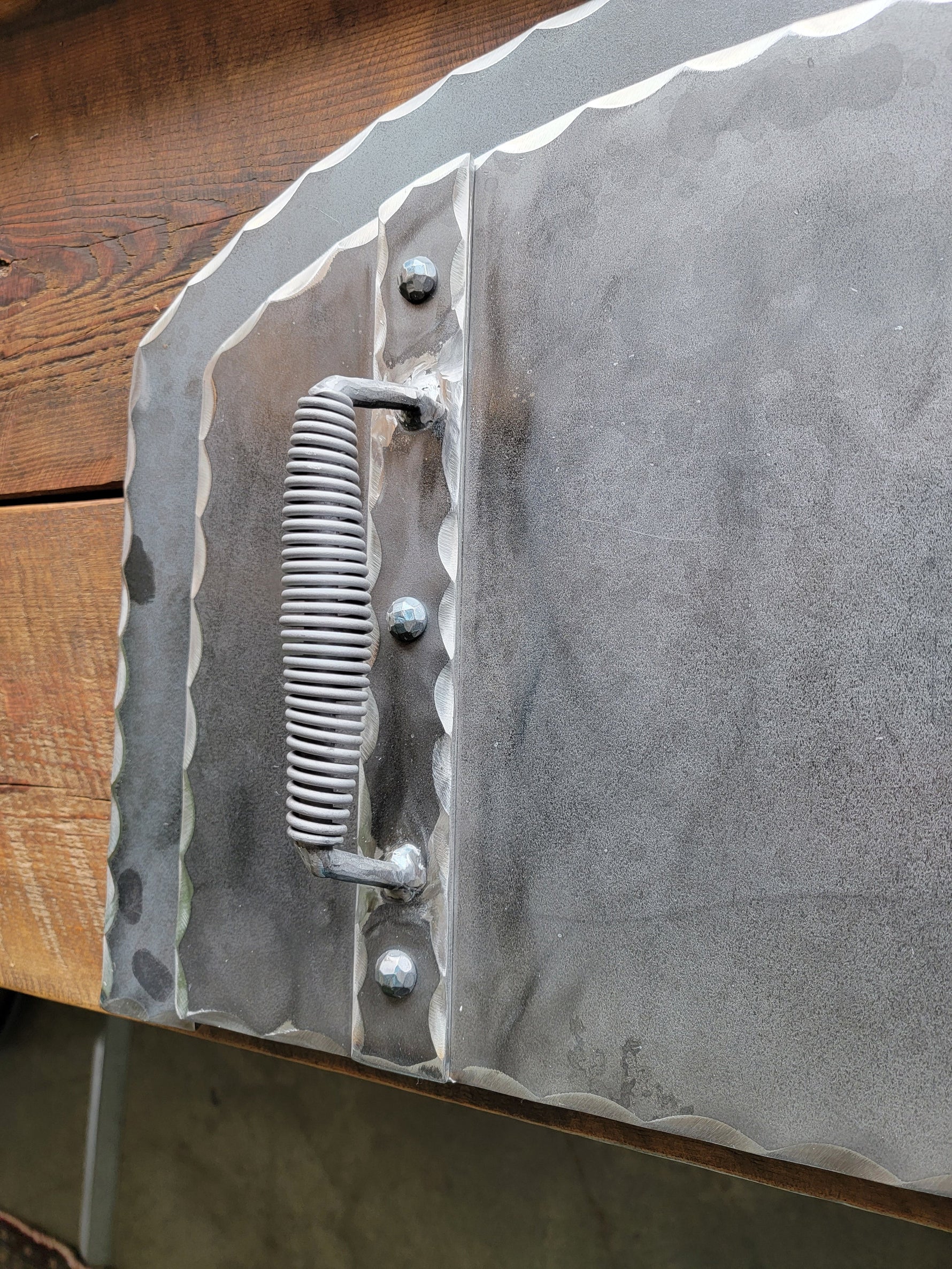 Puerta de horno de pizza con bisagras arqueadas mediterráneas