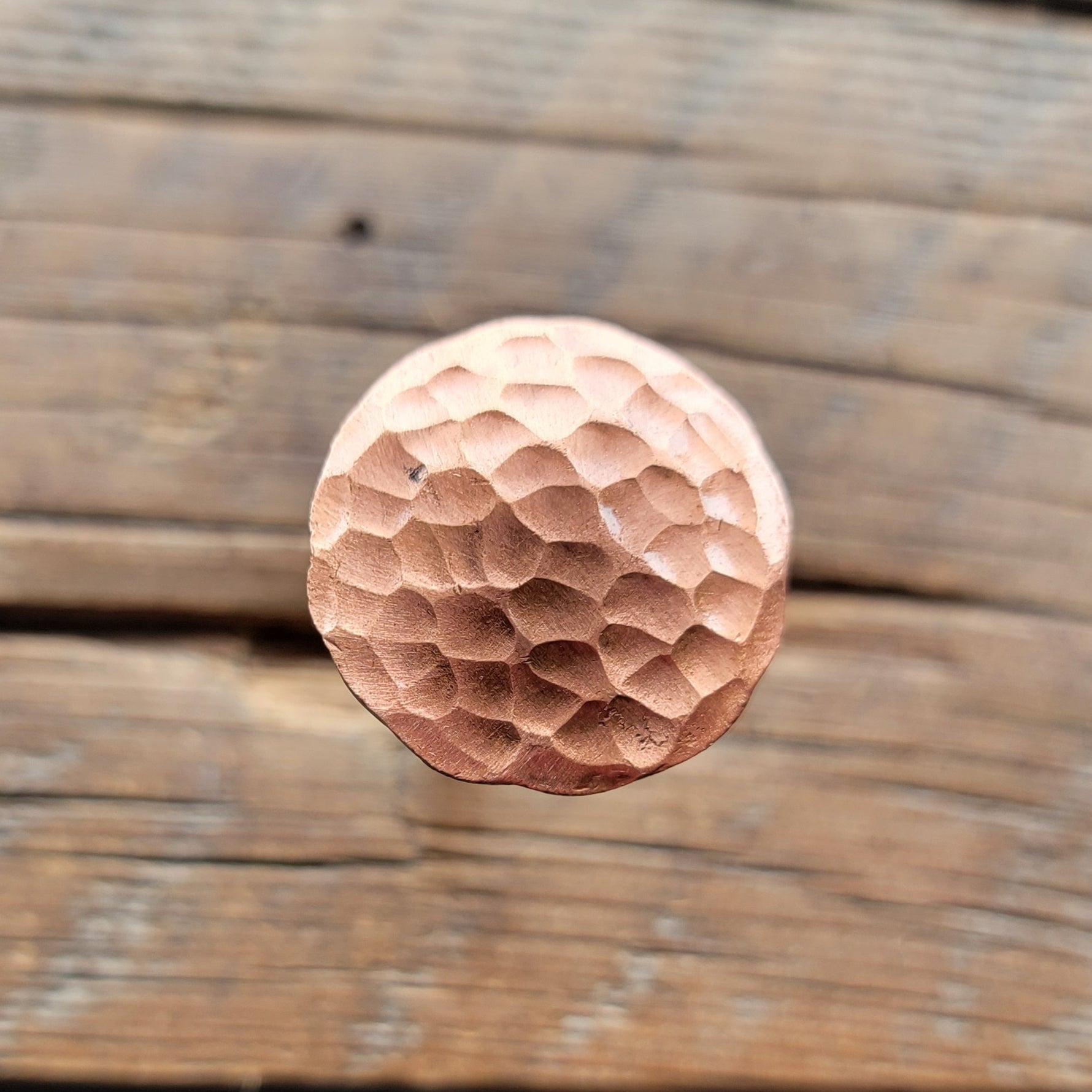 Perno de cobre redondo martillado de 1 1/4