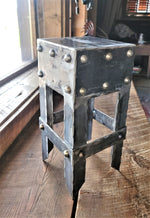 Auténtica tapa de poste de hierro del viejo mundo.