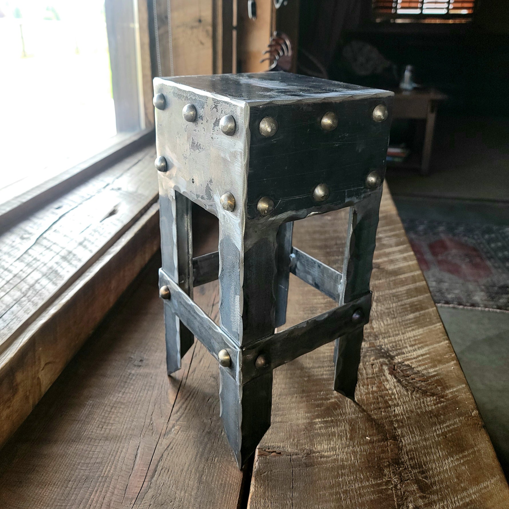 Auténtica tapa de poste de hierro del viejo mundo.