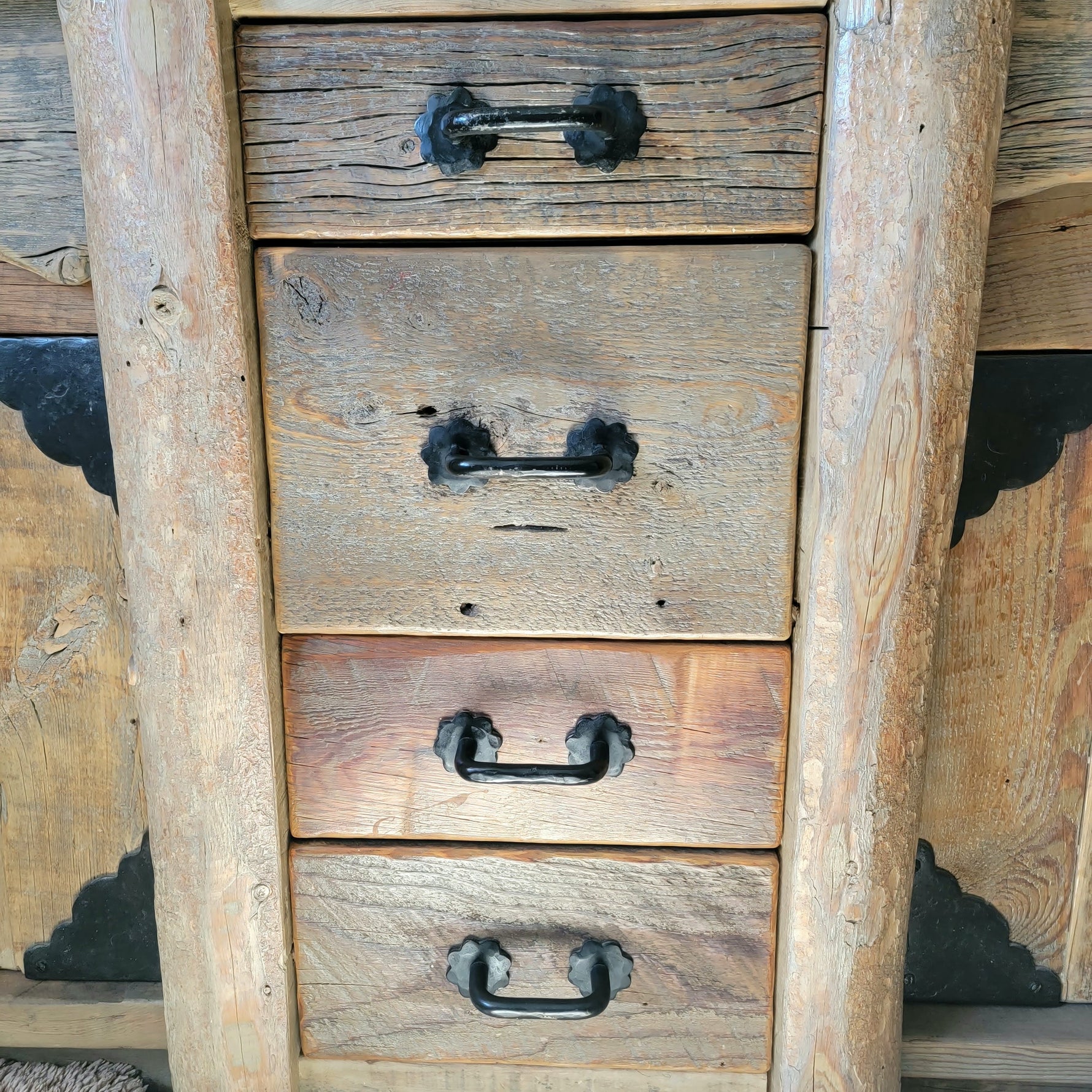 Poignée d'armoire en fer de château allemand