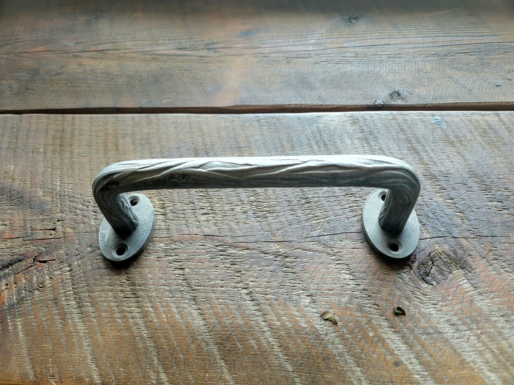 IN STOCK Minimalist Bark Handle