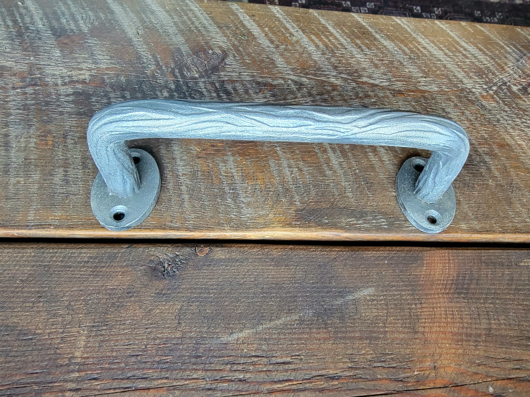 IN STOCK Minimalist Bark Handle