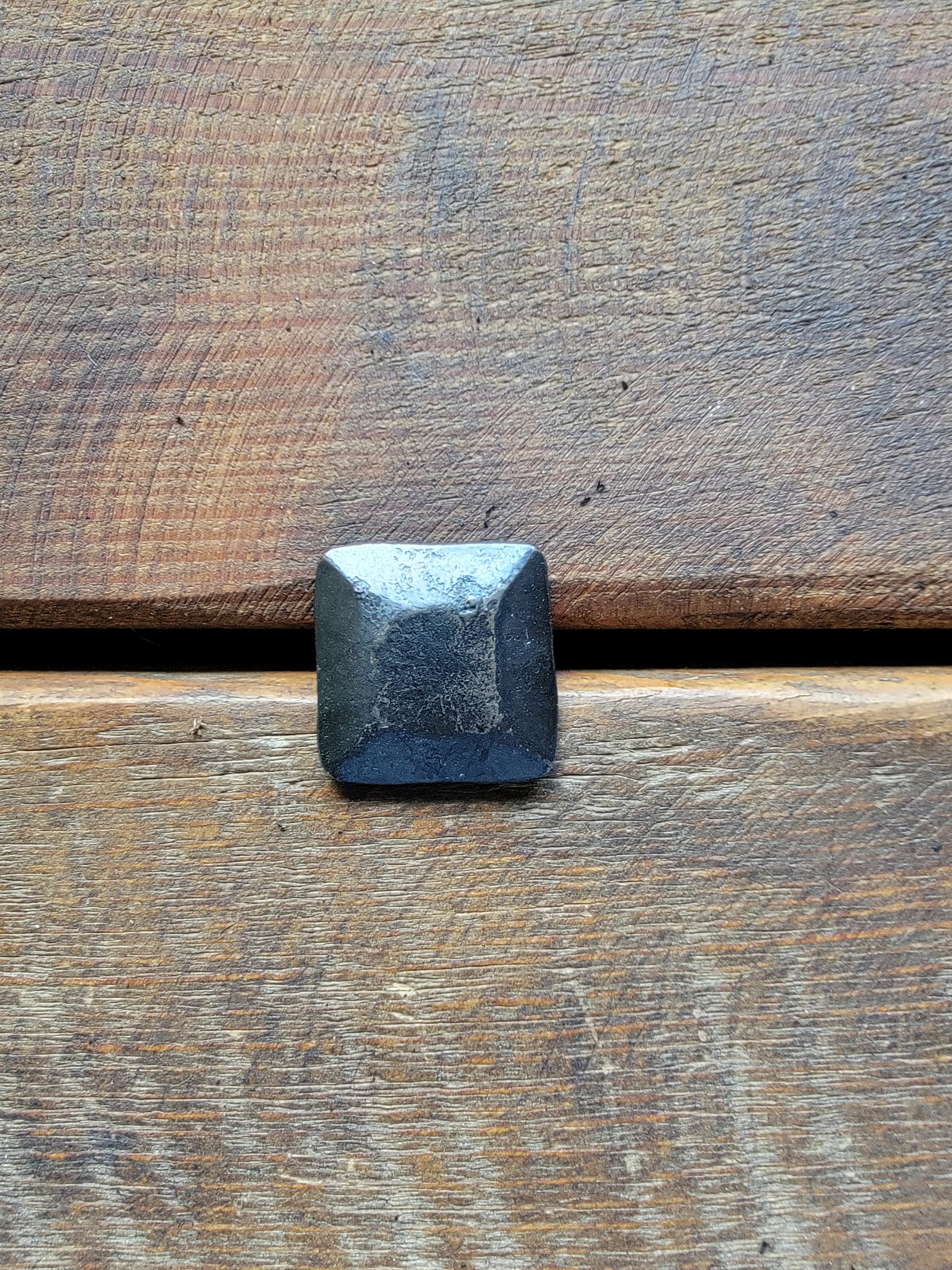 Clavo de cabeza martillada de meseta cuadrada de 1 1/4