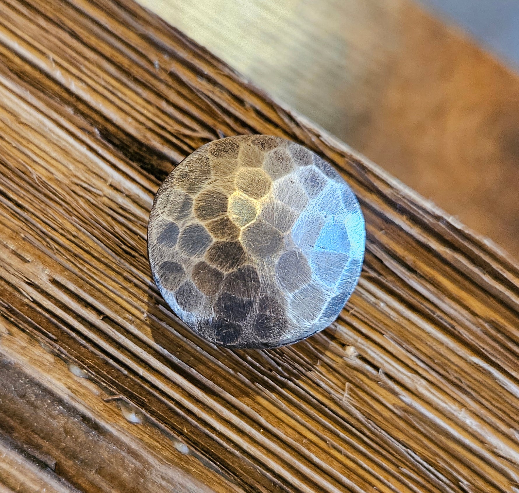 Clavo de cabeza piramidal redondo martillado de 3/4