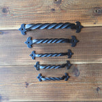 Manija de gabinete de flor de lis egipcia