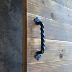 Manija de gabinete de flor de lis egipcia