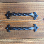 Manija de gabinete de flor de lis egipcia