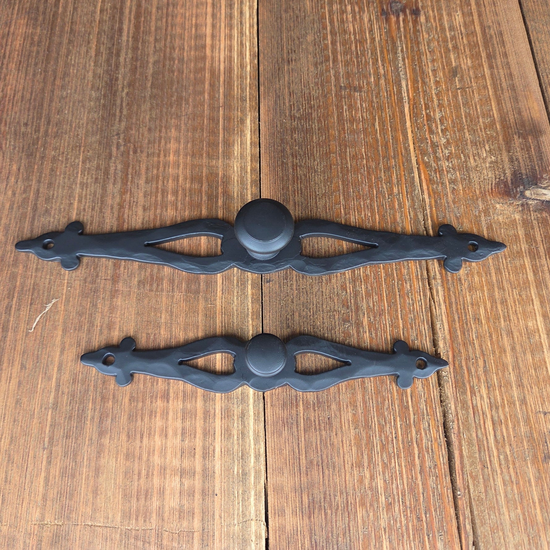 Minimalist Fleur De Lis Dresser Drawer Pulls