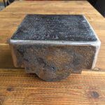 Capuchon de poteau transitionnel en fer