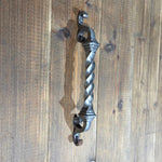 Tirador de puerta románico