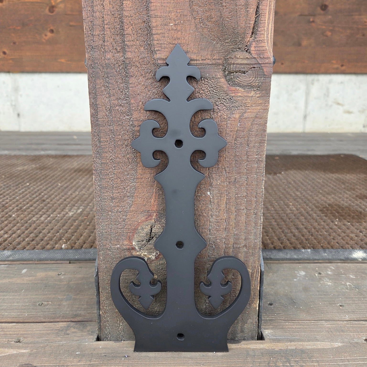 Base de poteau affleurante en fer Renaissance