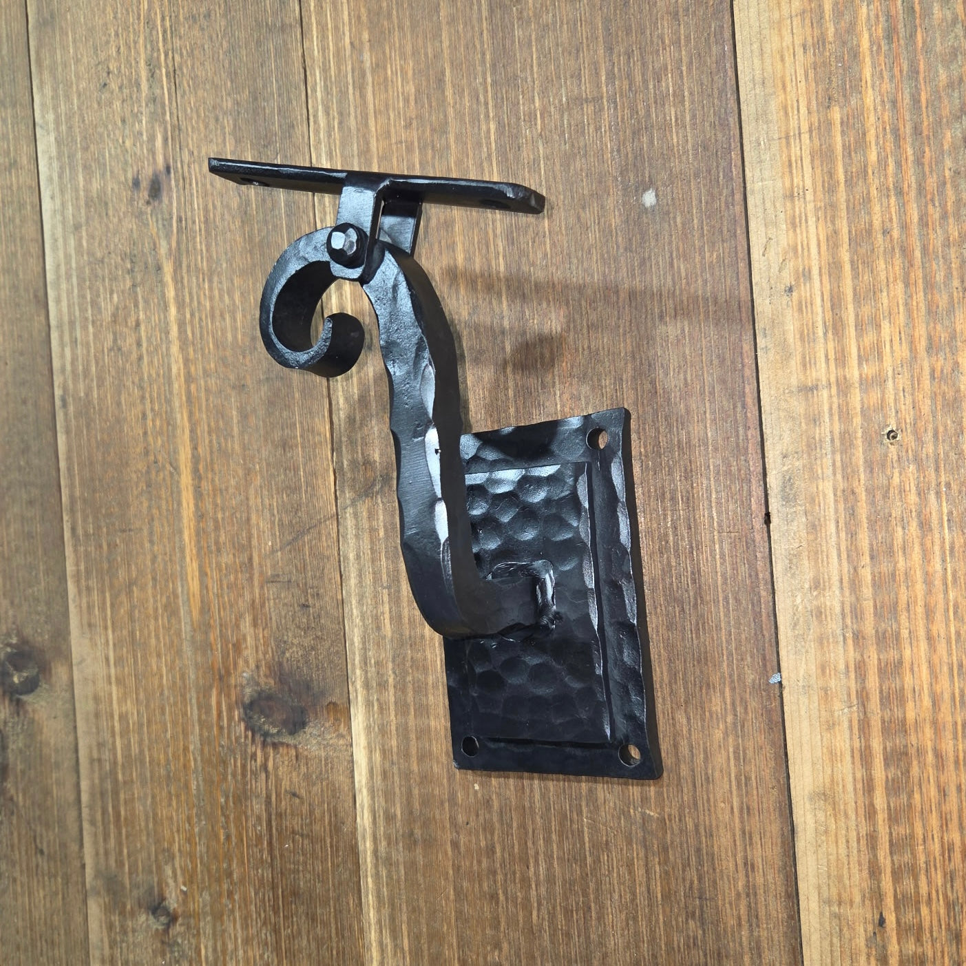 Traditional Tuscan Iron Handrail Bracket