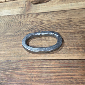 Hammered Oval Link Small 3 1/2" x 2 1/4" x 3/8"