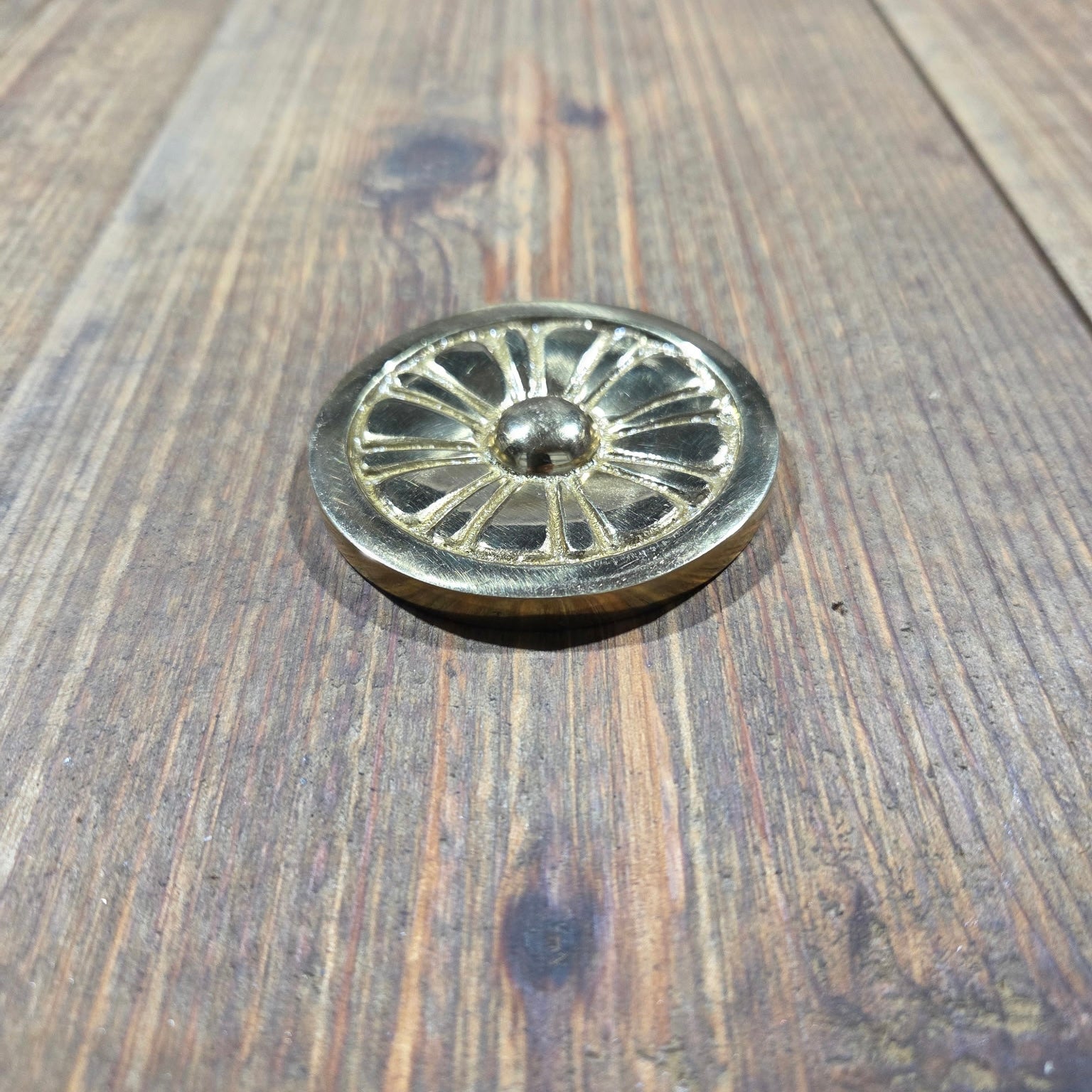 Solid Brass Wagon Wheel Rosette - 2 11/16