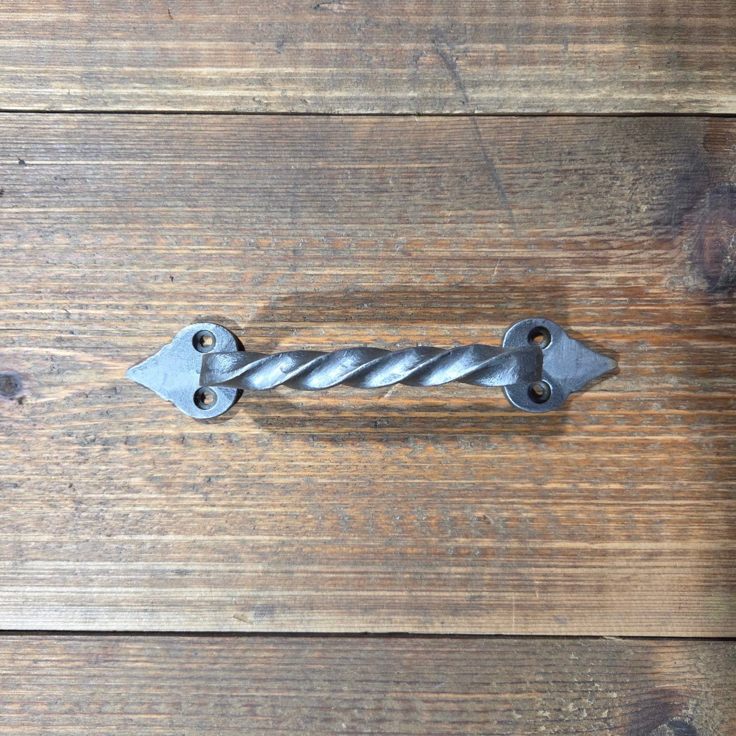 Poignée d'armoire en fer de campagne française