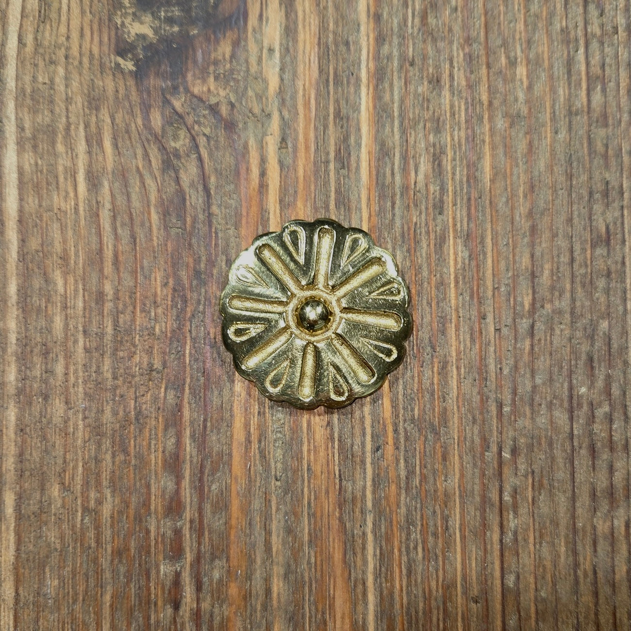 Sunburst Brass Rosette - 1 1/2"