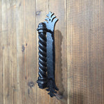 Tirador de puerta greco-persa