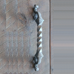 Poignée de porte romane