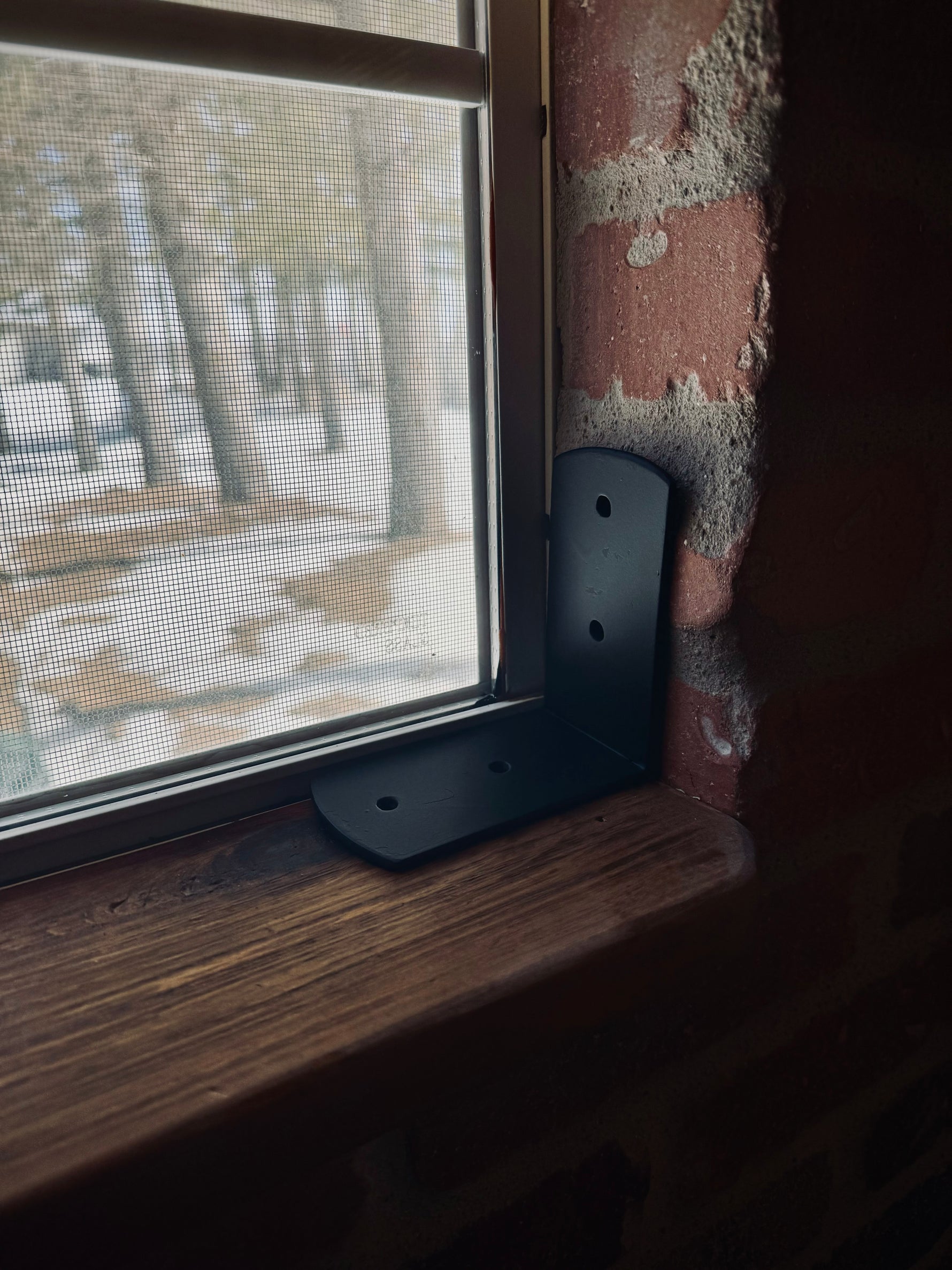 Tuscan Iron Angle Brace