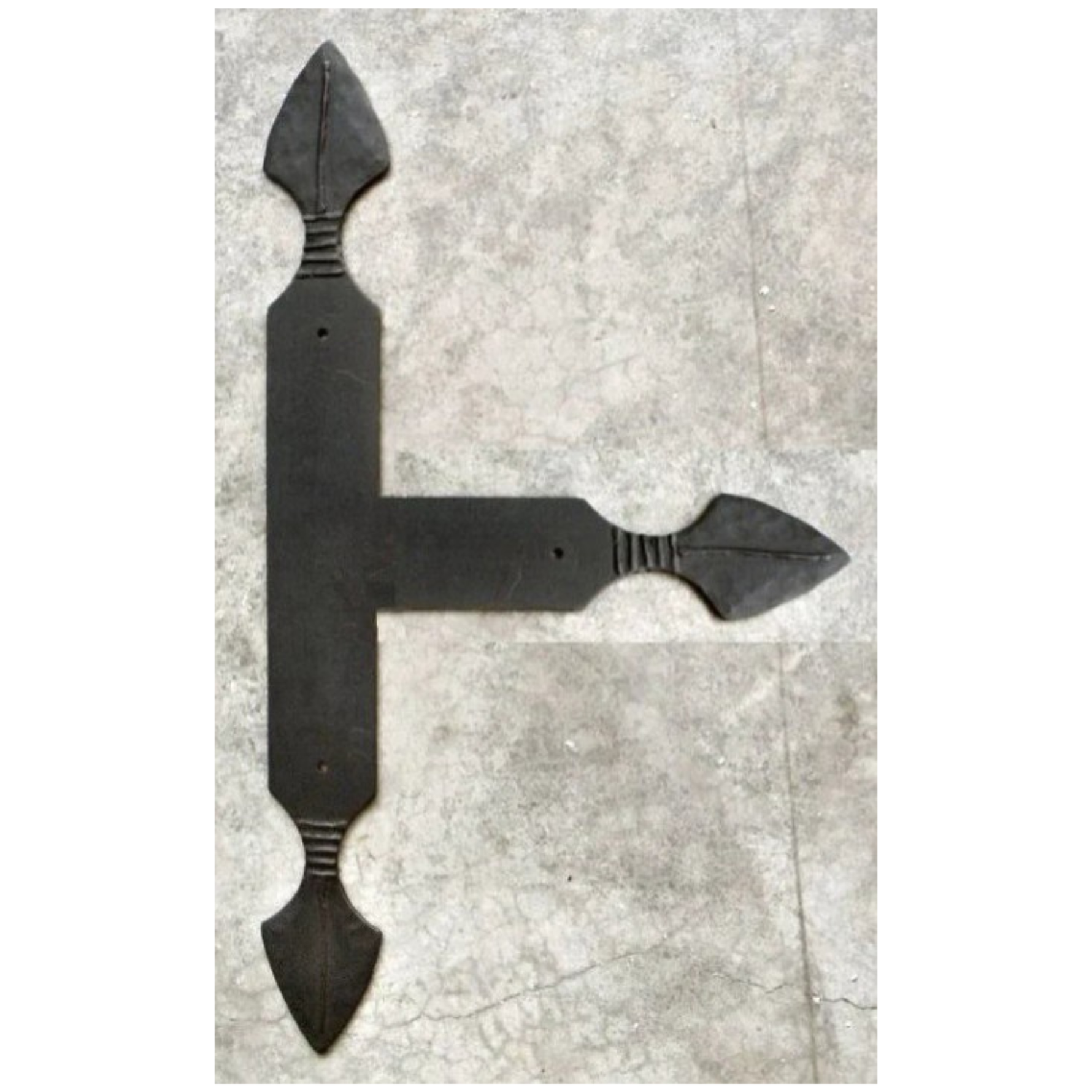 CORREA "T" auténtica de hierro con punta de flecha