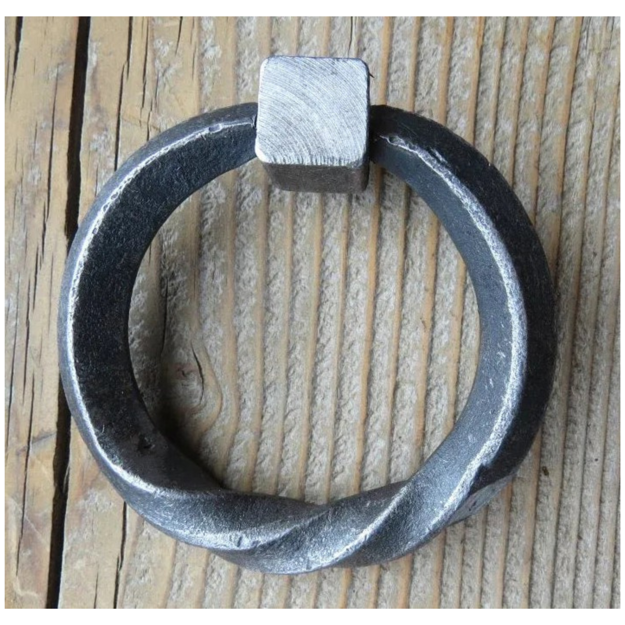 Square on Diamond Twisted Ring Pull