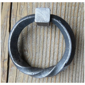 Tirador de anillo torcido con diamantes cuadrados - Raw/Unfinished