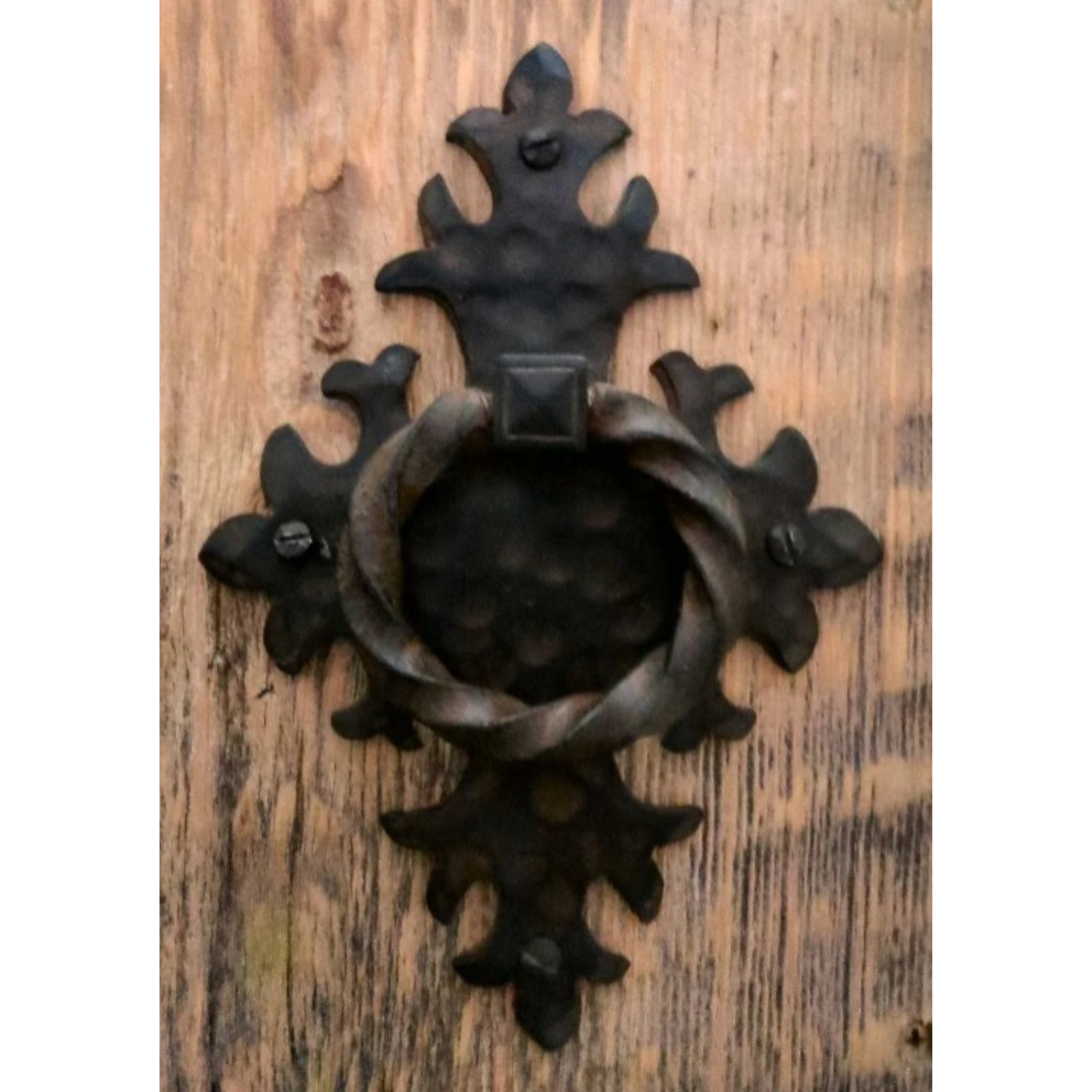 Aldaba de puerta greco-persa/tirador de anillo