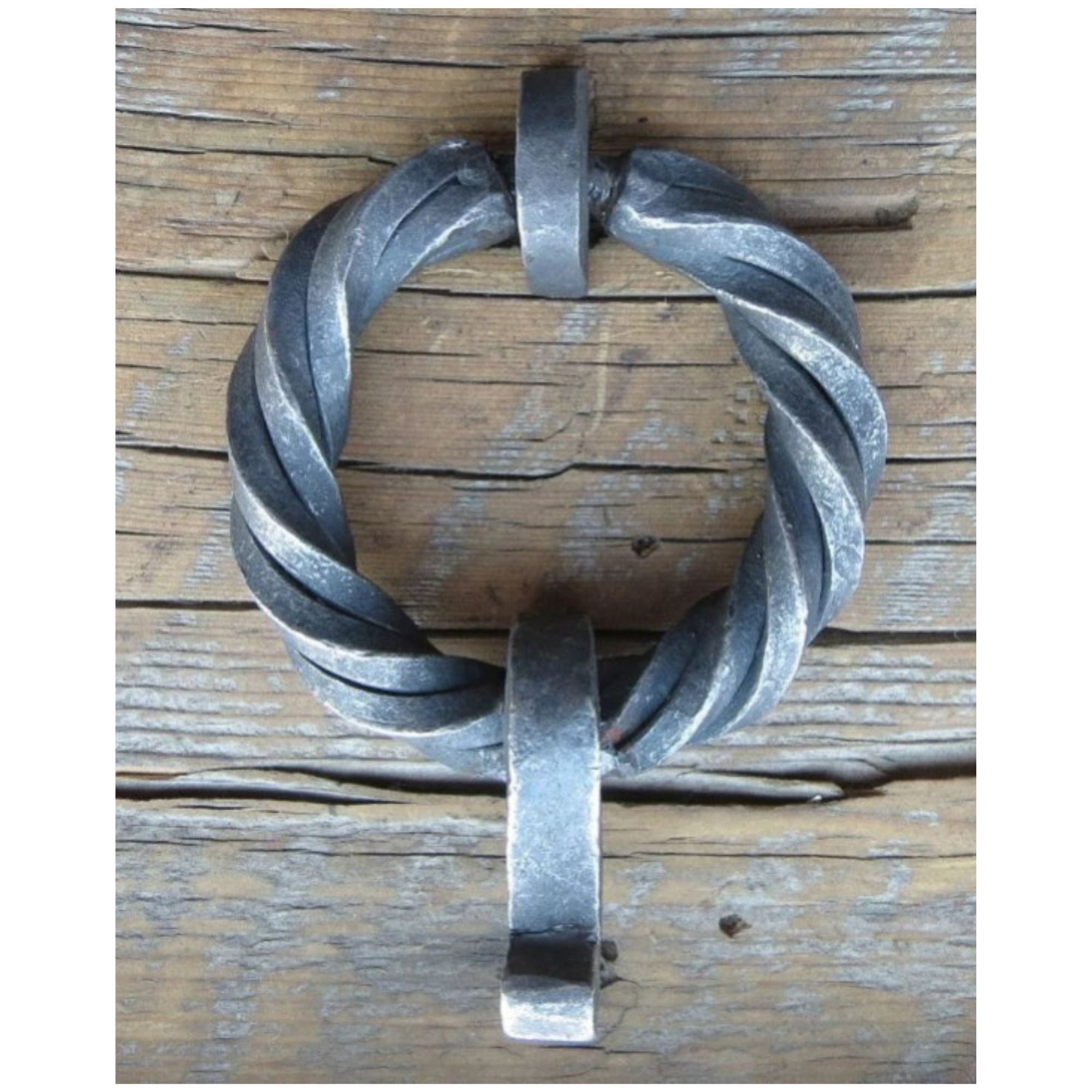 Square Twisted Ring Pull with Drop