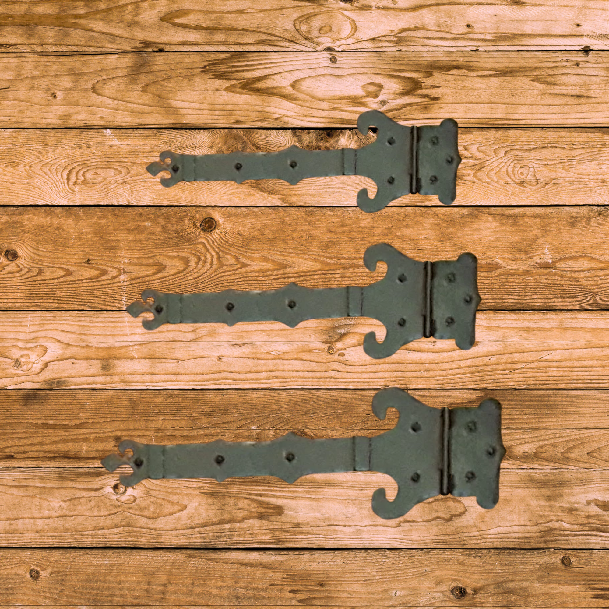 Baroque Iron Functioning Hinge Strap