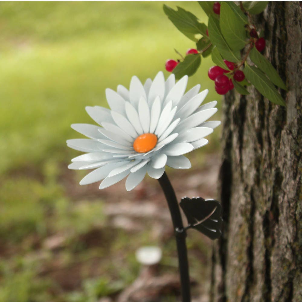 Wrought Iron Daisy Sculptures & Statues Gift