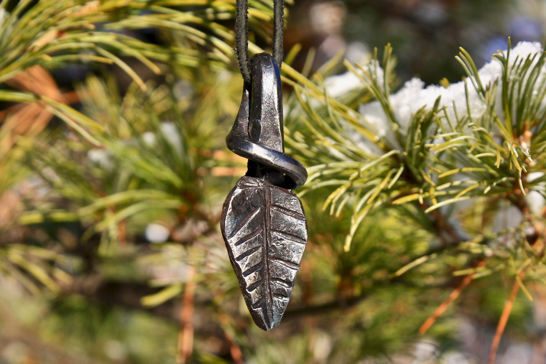 Forged Iron Leaf Pendant Keyring Keychains Gift