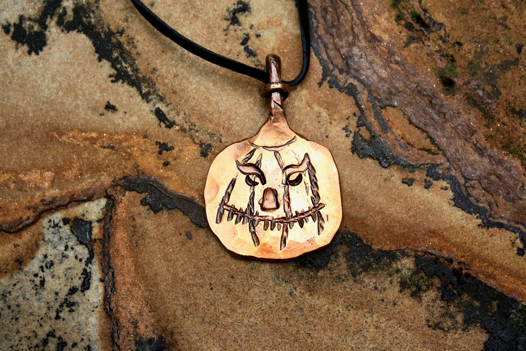 Jack-O-Lantern pendant in copper Charms & Pendants Gift