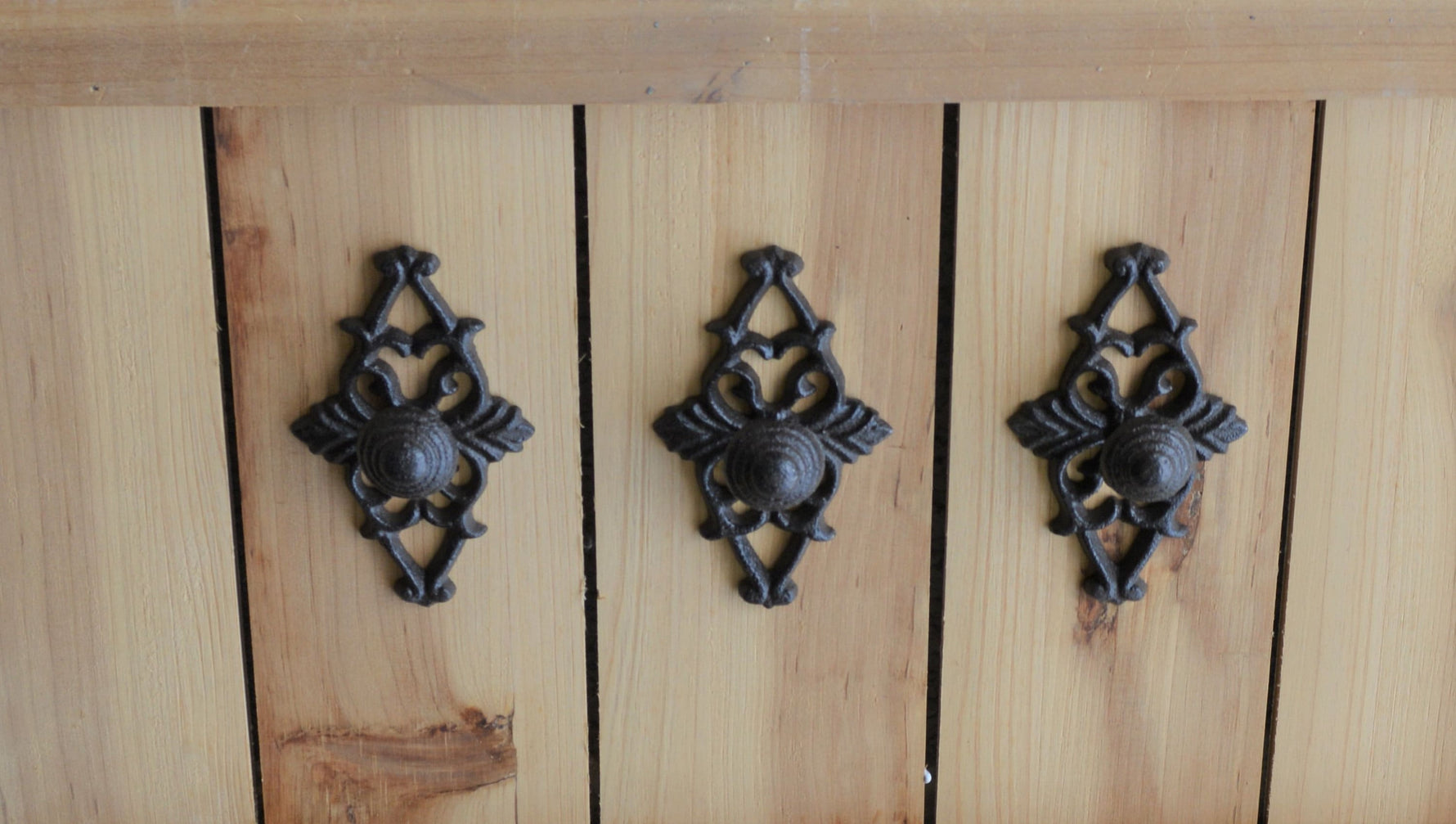 Rustic Ornate Floral Knob Cabinet Knobs & Handles