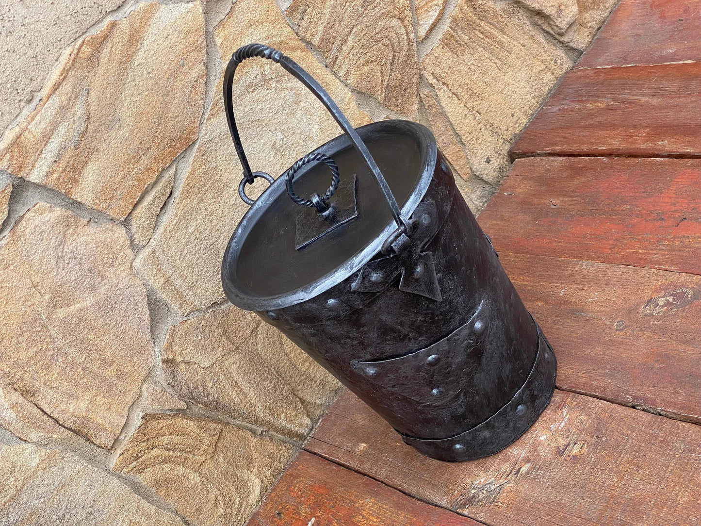 Rustic Iron Fireplace Bucket Fireplace & Wood Stove Accessories
